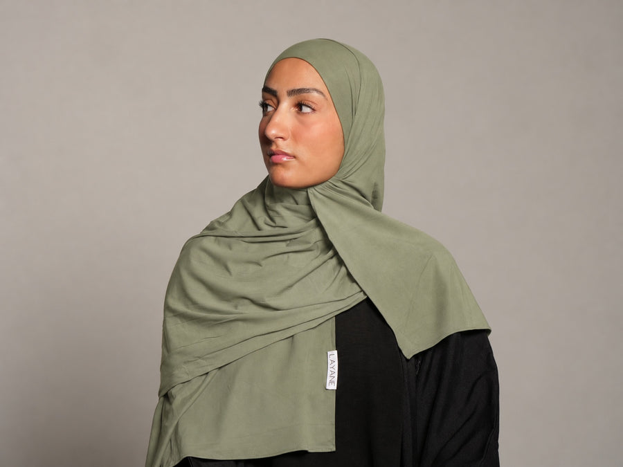 Breathable Jersey Basil porté par un mannequin